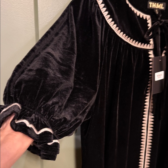 THML Black Velvet Blouse with off White Trim - Picture 5 of 8